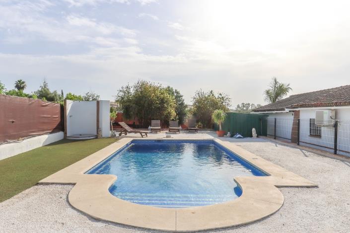 Image No.29-5 Bed Villa / Detached for sale