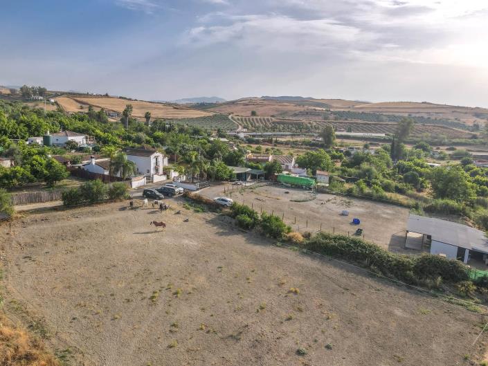 Image No.33-5 Bed Villa / Detached for sale