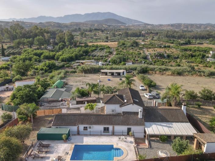 Image No.38-5 Bed Villa / Detached for sale