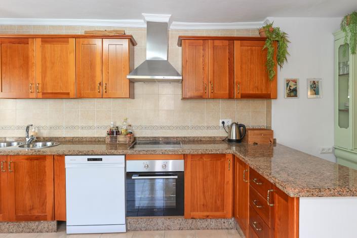 Image No.21-5 Bed Townhouse for sale