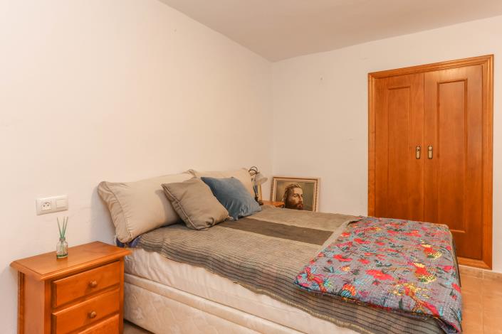 Image No.23-5 Bed Townhouse for sale