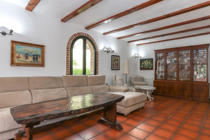 Image No.10-7 Bed Villa / Detached for sale