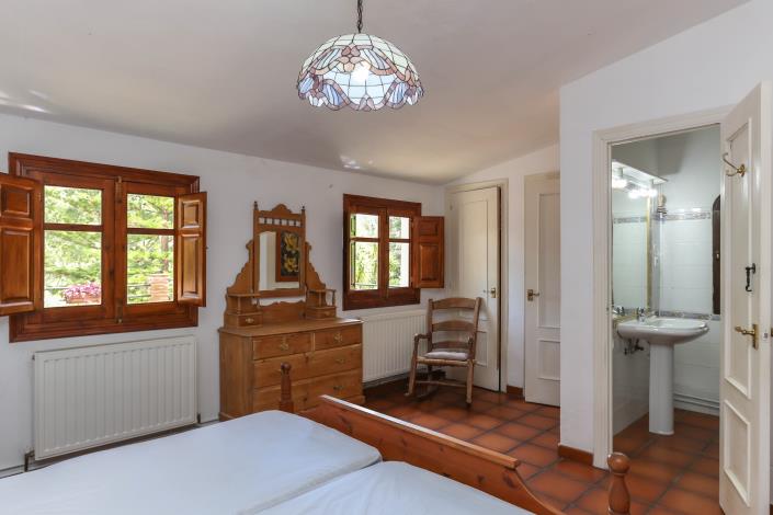 Image No.27-7 Bed Villa / Detached for sale