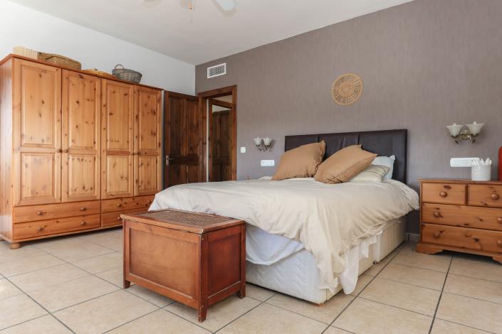 Image No.4-Villa / Détaché de 4 chambres à vendre à Alozaina