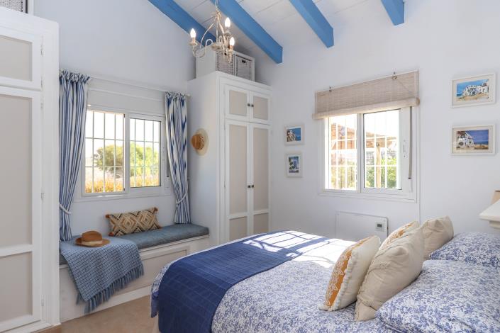 Image No.25-2 Bed Villa / Detached for sale