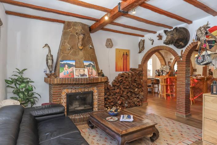 Image No.8-6 Bed Villa / Detached for sale