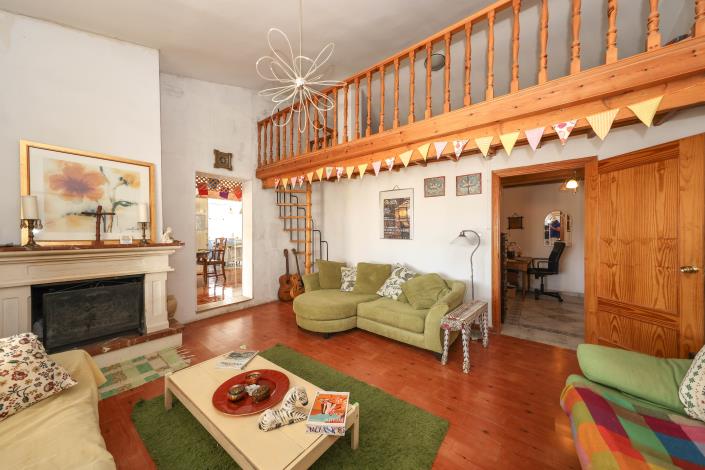 Image No.17-3 Bed Country Property for sale