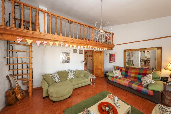 Image No.18-3 Bed Country Property for sale