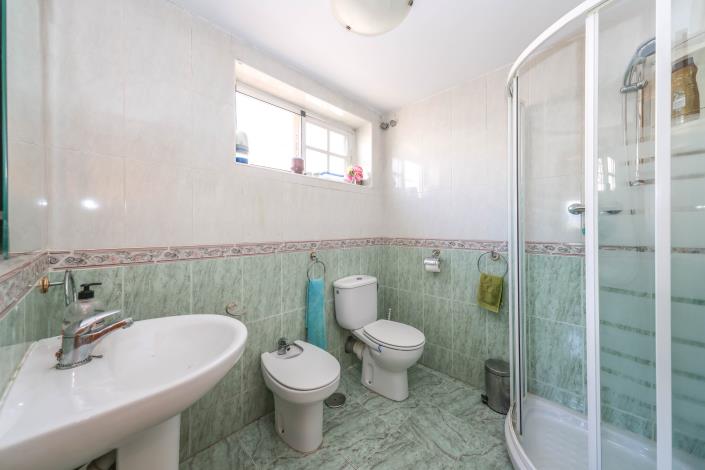 Image No.24-3 Bed Country Property for sale