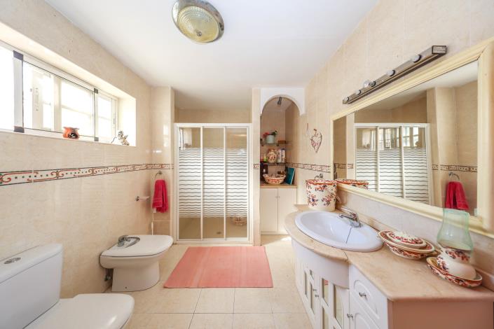 Image No.26-3 Bed Country Property for sale