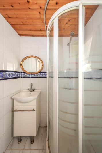 Image No.28-3 Bed Country Property for sale