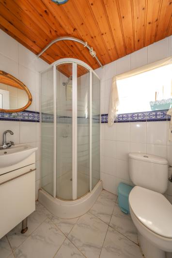 Image No.29-3 Bed Country Property for sale