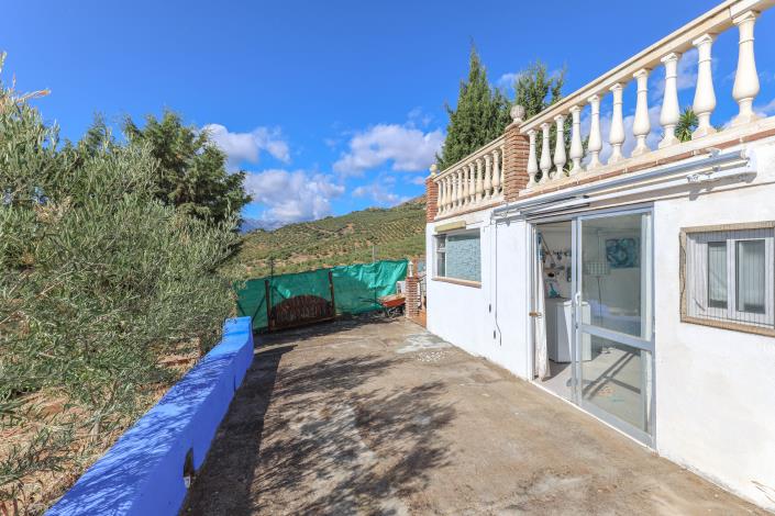 Image No.30-3 Bed Country Property for sale