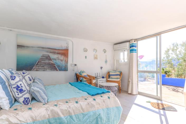 Image No.32-3 Bed Country Property for sale