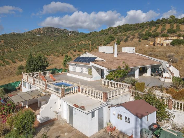 Image No.49-3 Bed Country Property for sale