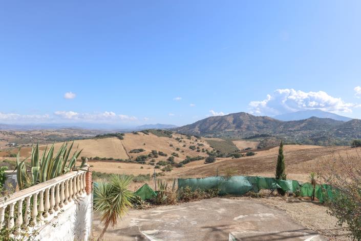 Image No.52-3 Bed Country Property for sale