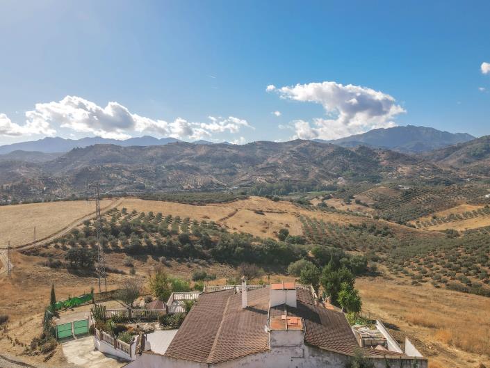 Image No.53-3 Bed Country Property for sale