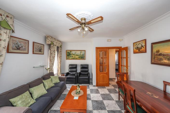 Image No.10-4 Bed Townhouse for sale