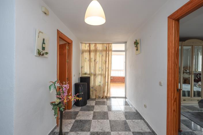 Image No.22-4 Bed Townhouse for sale