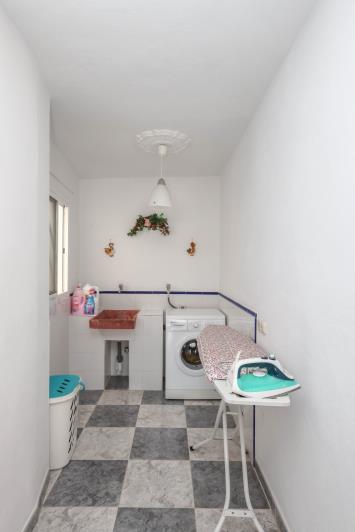 Image No.25-4 Bed Townhouse for sale