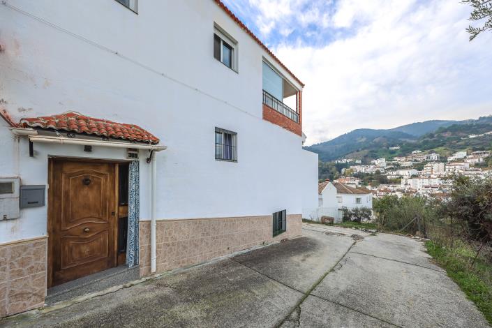 Image No.30-4 Bed Townhouse for sale