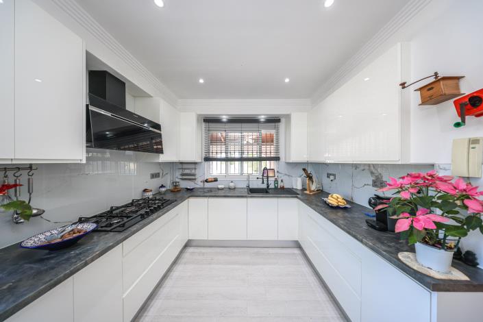 Image No.14-3 Bed Villa / Detached for sale