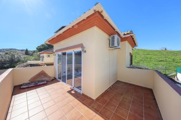 Image No.21-3 Bed Villa / Detached for sale