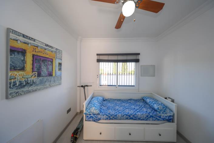 Image No.32-3 Bed Villa / Detached for sale