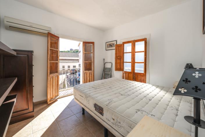 Image No.16-3 Bed Townhouse for sale