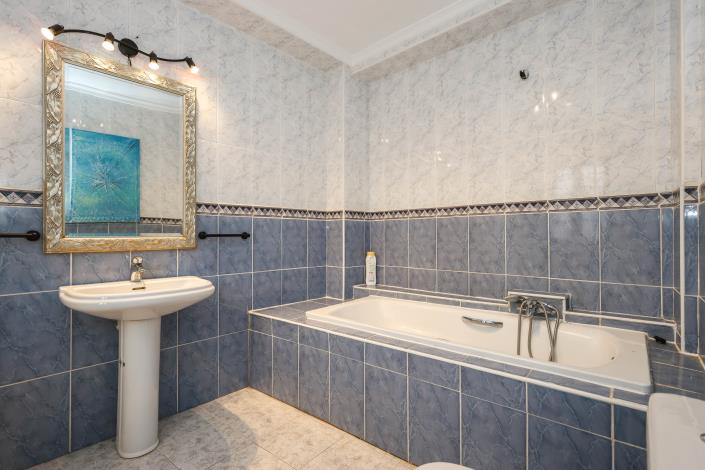 Image No.18-3 Bed Townhouse for sale