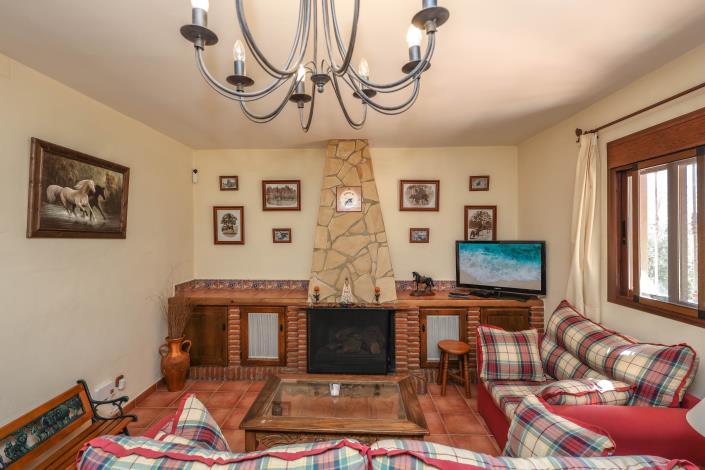 Image No.7-2 Bed Country Property for sale