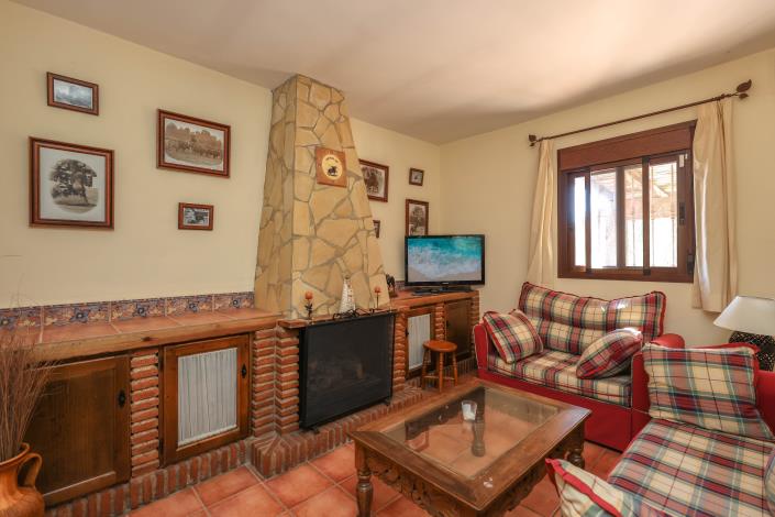 Image No.8-2 Bed Country Property for sale