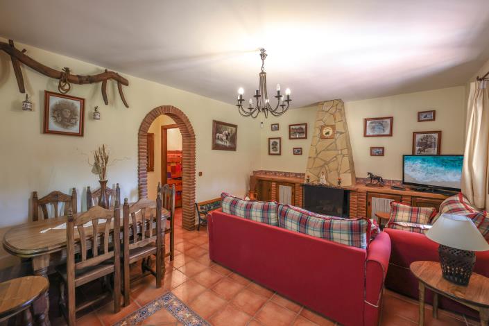 Image No.9-2 Bed Country Property for sale