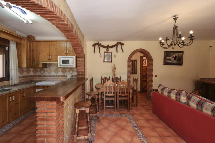 Image No.10-2 Bed Country Property for sale