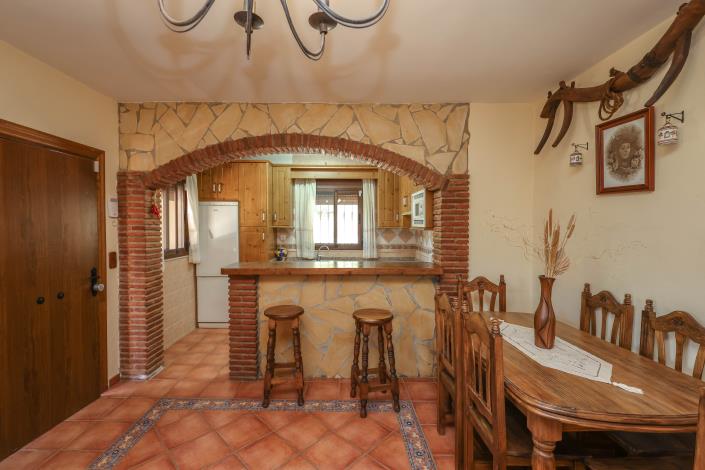 Image No.11-2 Bed Country Property for sale