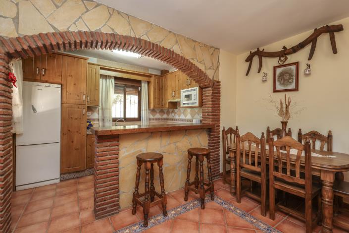 Image No.15-2 Bed Country Property for sale