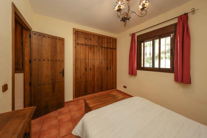 Image No.18-2 Bed Country Property for sale