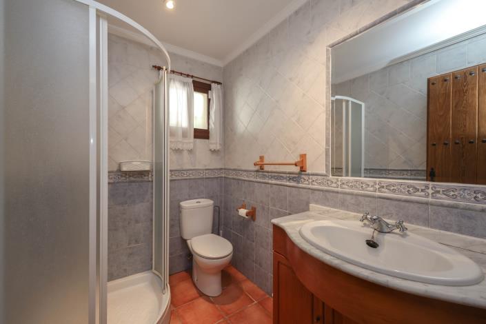 Image No.19-2 Bed Country Property for sale