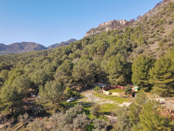 Image No.27-2 Bed Country Property for sale