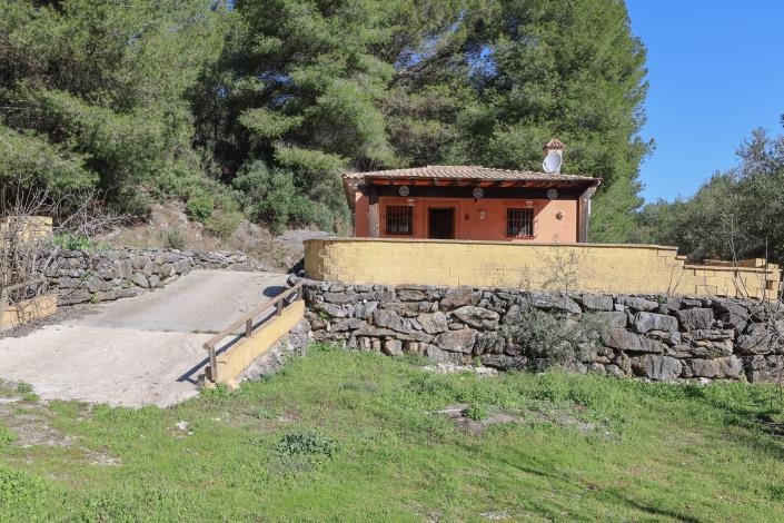 Image No.31-2 Bed Country Property for sale