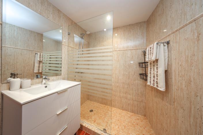 Image No.16-1 Bed Townhouse for sale