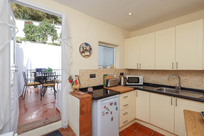 Image No.20-1 Bed Townhouse for sale