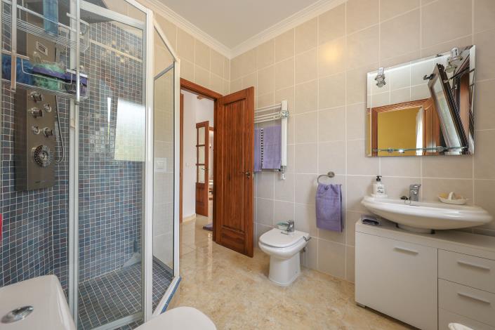 Image No.24-3 Bed Villa / Detached for sale