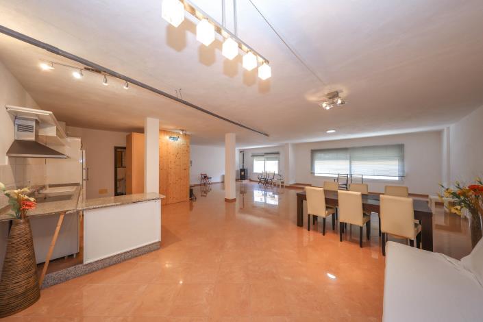 Image No.10-1 Bed Townhouse for sale