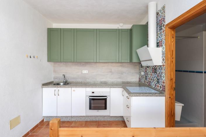 Image No.18-1 Bed Townhouse for sale