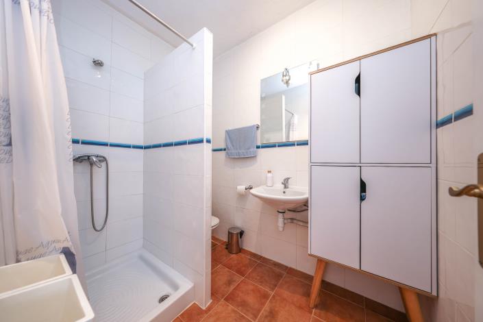 Image No.20-1 Bed Townhouse for sale