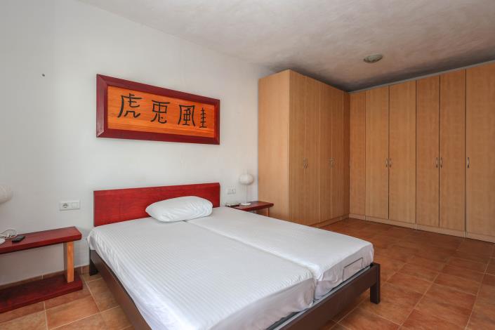 Image No.23-1 Bed Townhouse for sale