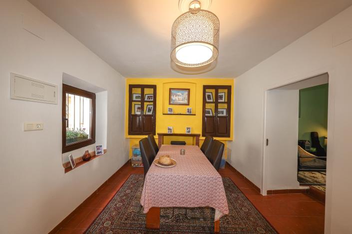 Image No.8-4 Bed Townhouse for sale