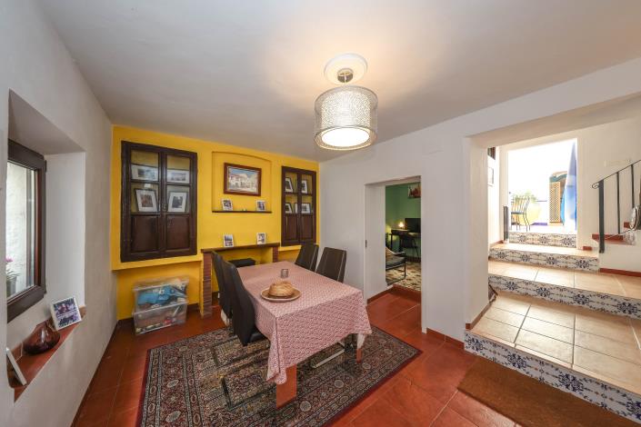 Image No.11-4 Bed Townhouse for sale