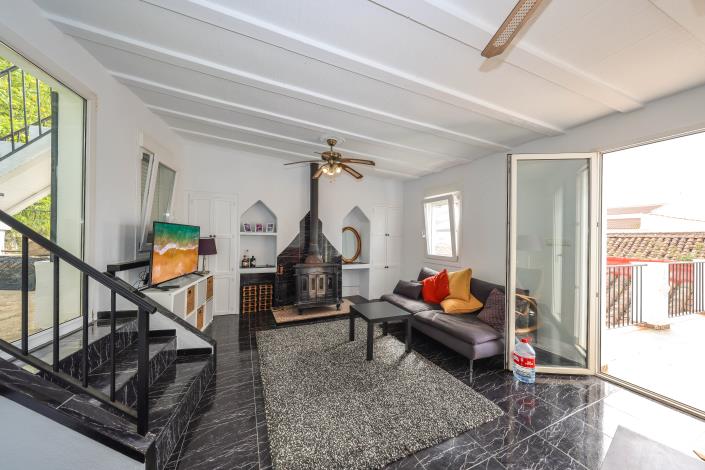 Image No.20-4 Bed Townhouse for sale